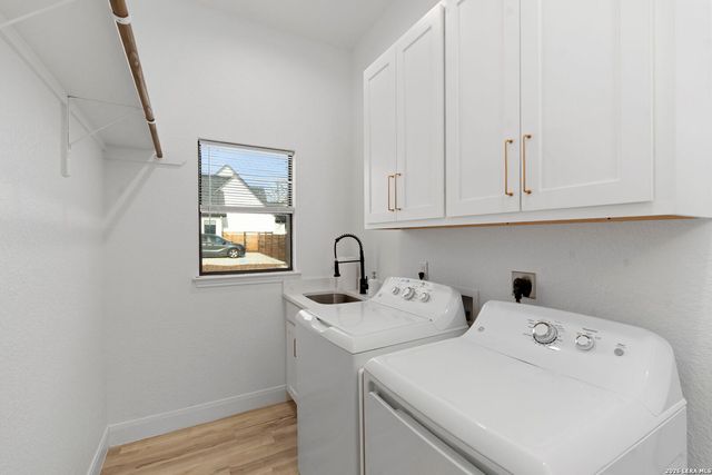 200 Oak Fields Dr.,, Floresville, TX 78114