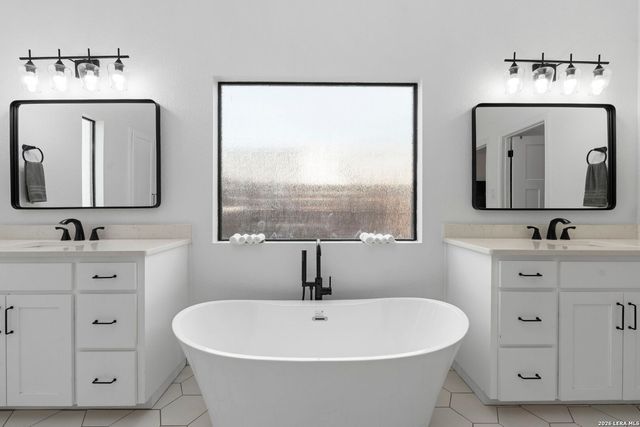 200 Oak Fields Dr.,, Floresville, TX 78114