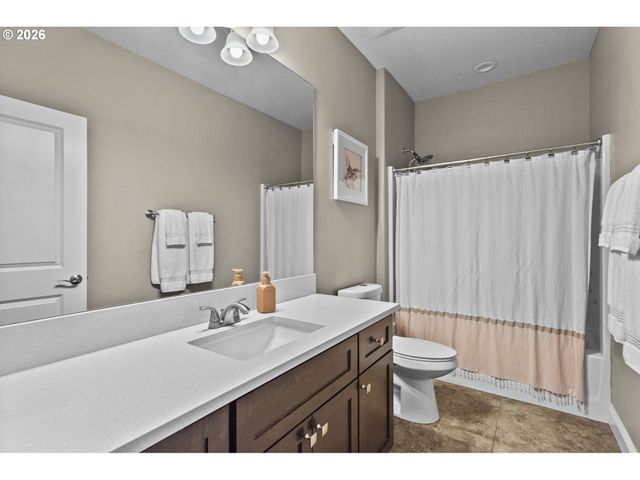 2002 Sw 7TH Cir, Battle Ground, WA 98604