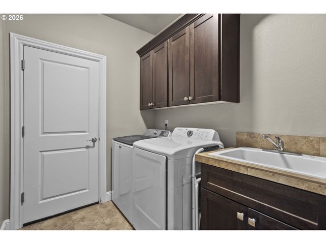 2002 Sw 7TH Cir, Battle Ground, WA 98604