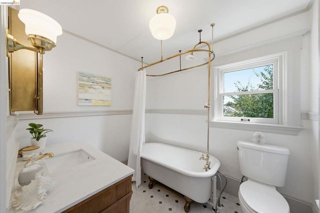 2343 Roosevelt Ave, Berkeley, CA 94703