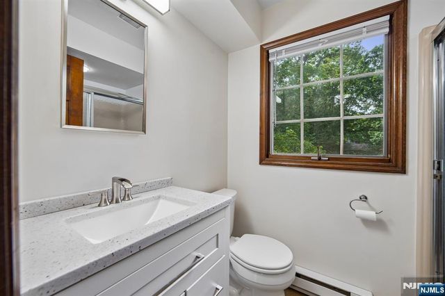 147 Kinnelon Road RedCarriage, Kinnelon Borough, NJ 07405