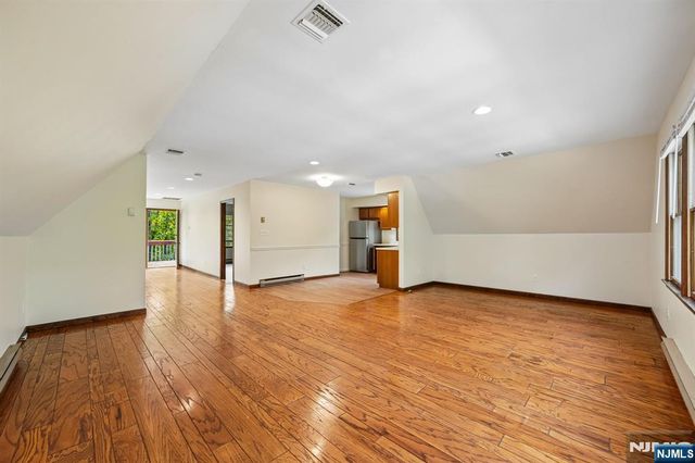 147 Kinnelon Road RedCarriage, Kinnelon Borough, NJ 07405