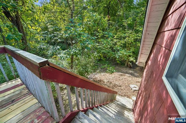 147 Kinnelon Road RedCarriage, Kinnelon Borough, NJ 07405