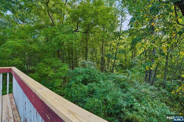 147 Kinnelon Road RedCarriage, Kinnelon Borough, NJ 07405