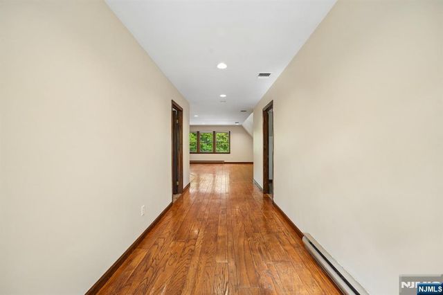 147 Kinnelon Road RedCarriage, Kinnelon Borough, NJ 07405