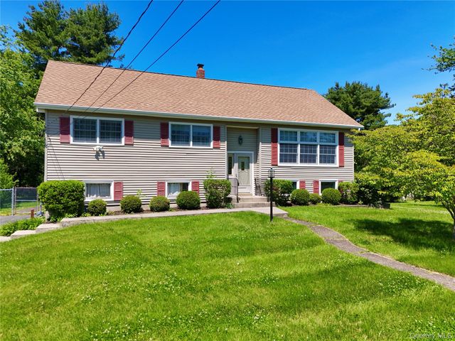10 Ona Lane, New Windsor, NY 12553