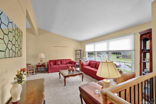 10 Ona Lane, New Windsor, NY 12553
