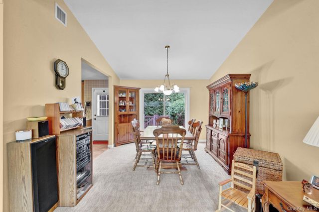 10 Ona Lane, New Windsor, NY 12553
