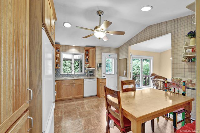 10 Ona Lane, New Windsor, NY 12553