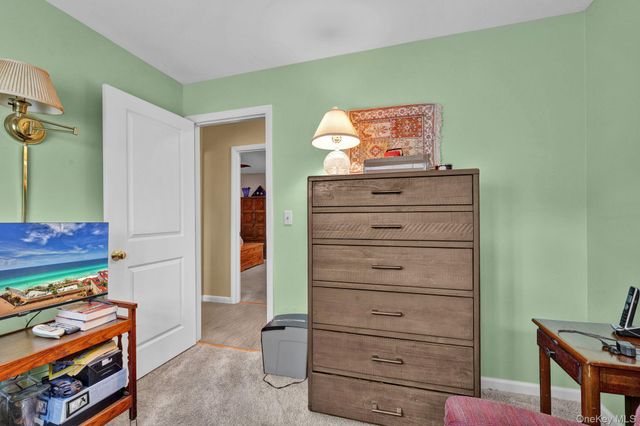 10 Ona Lane, New Windsor, NY 12553