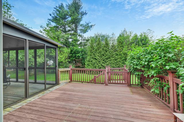 10 Ona Lane, New Windsor, NY 12553