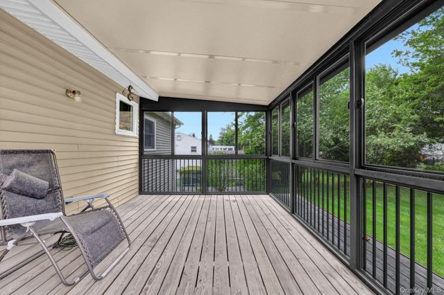 10 Ona Lane, New Windsor, NY 12553