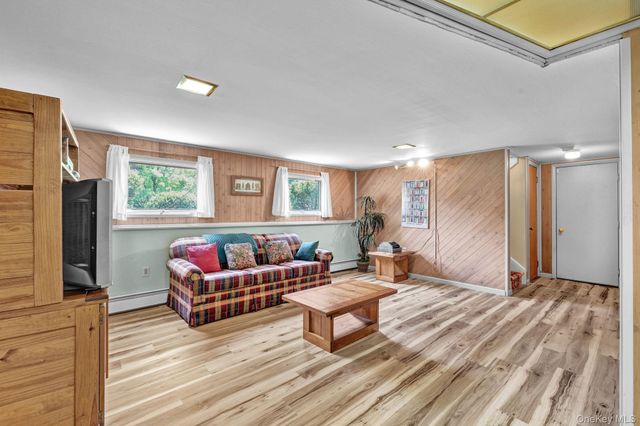 10 Ona Lane, New Windsor, NY 12553