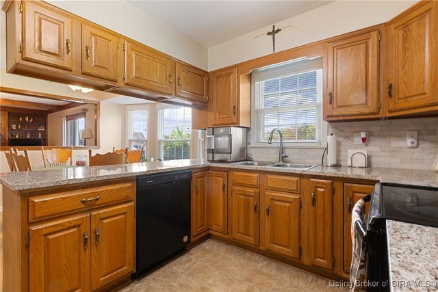 1511 Oakmont Drive, Jeffersonville, IN 47130