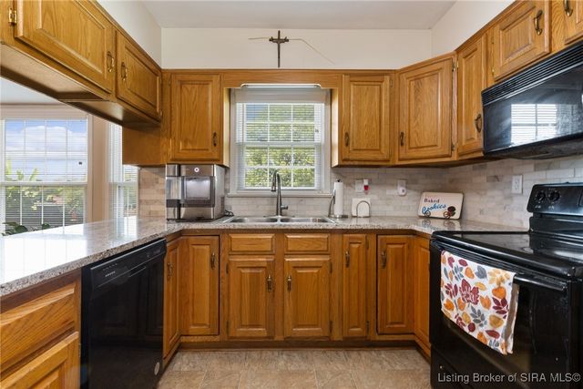 1511 Oakmont Drive, Jeffersonville, IN 47130