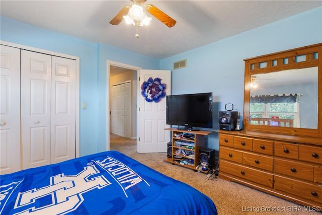 1511 Oakmont Drive, Jeffersonville, IN 47130