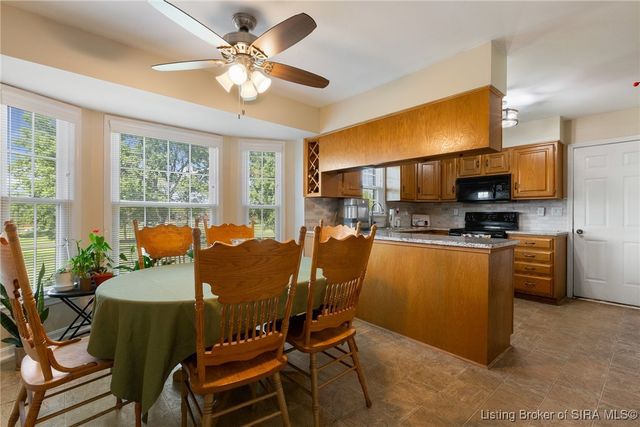 1511 Oakmont Drive, Jeffersonville, IN 47130