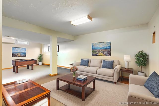 1511 Oakmont Drive, Jeffersonville, IN 47130