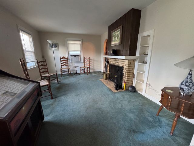 32 Barraclough Avenue, Hamden, CT 06517