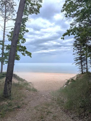 431 Juniper DRIVE, Sheboygan, WI 53081