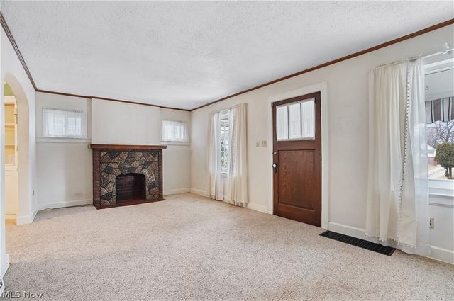 1969 High Street, Cuyahoga Falls, OH 44221