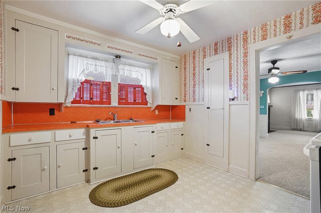 1969 High Street, Cuyahoga Falls, OH 44221