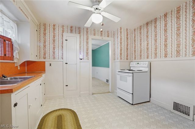 1969 High Street, Cuyahoga Falls, OH 44221