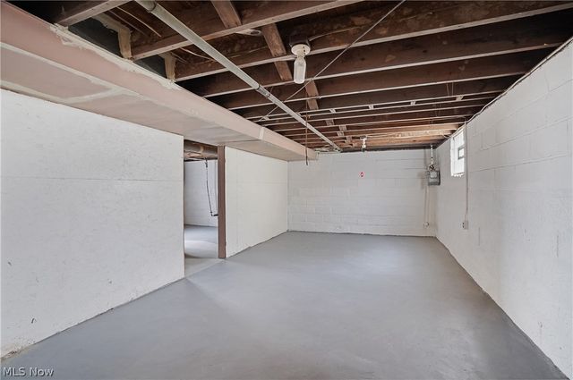 1969 High Street, Cuyahoga Falls, OH 44221