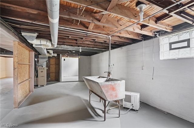 1969 High Street, Cuyahoga Falls, OH 44221