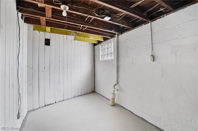 1969 High Street, Cuyahoga Falls, OH 44221