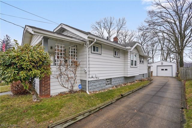 1969 High Street, Cuyahoga Falls, OH 44221