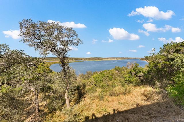 501 Coventry RD, Spicewood, TX 78669