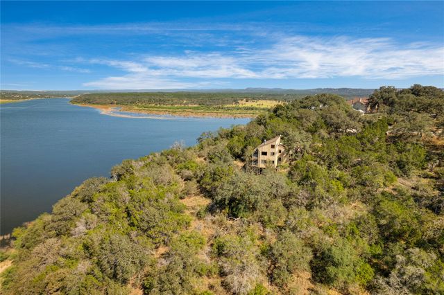 501 Coventry RD, Spicewood, TX 78669