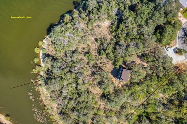 501 Coventry RD, Spicewood, TX 78669