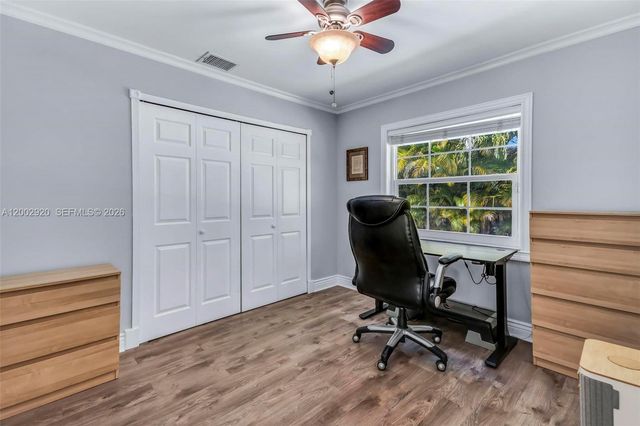 13721 Oak Ridge Dr, Davie, FL 33325