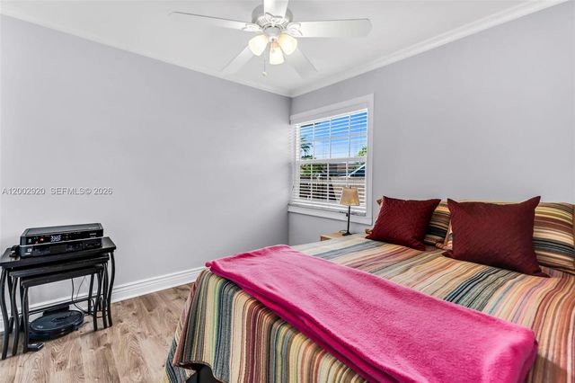 13721 Oak Ridge Dr, Davie, FL 33325