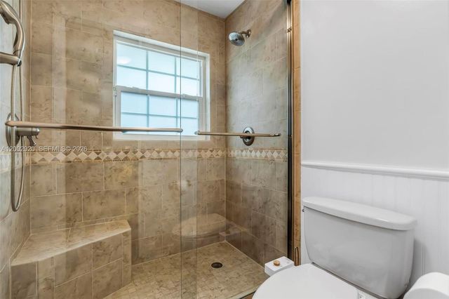 13721 Oak Ridge Dr, Davie, FL 33325