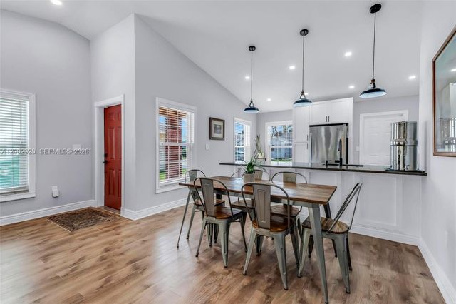 13721 Oak Ridge Dr, Davie, FL 33325