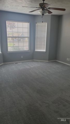 736 N Cambridge St, Nampa, ID 83651