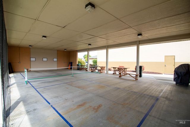 736 N Cambridge St, Nampa, ID 83651