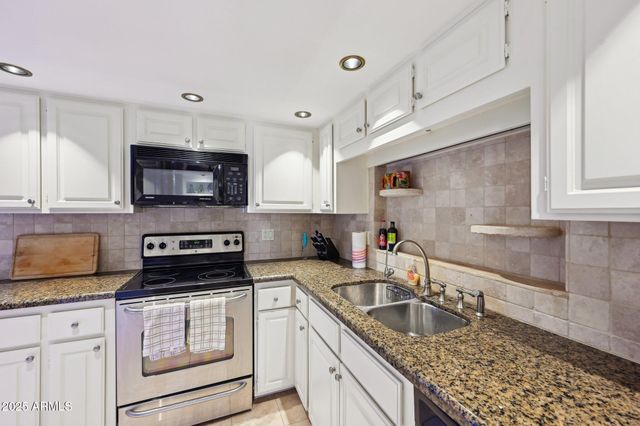 5122 N 31st Way 244, Phoenix, AZ 85016