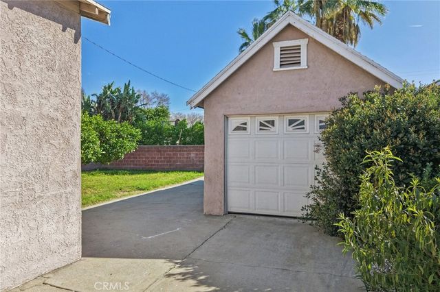 385 E 17th Street, San Bernardino, CA 92404