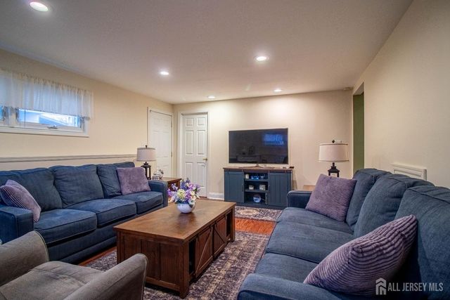 31 Hillsdale Road, East Brunswick, NJ 08816