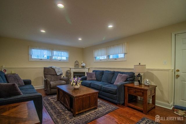 31 Hillsdale Road, East Brunswick, NJ 08816