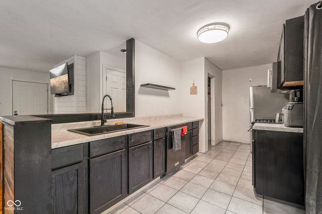 221 W Chester Drive, Ellettsville, IN 47429