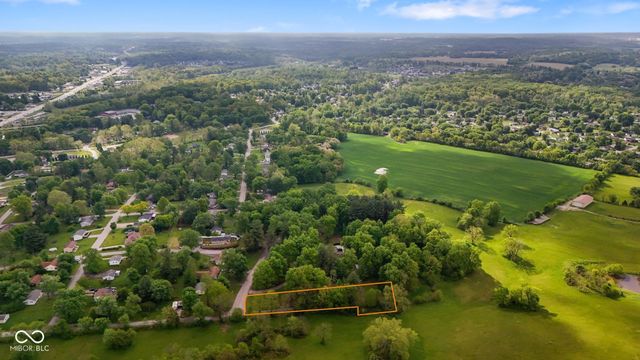 221 W Chester Drive, Ellettsville, IN 47429