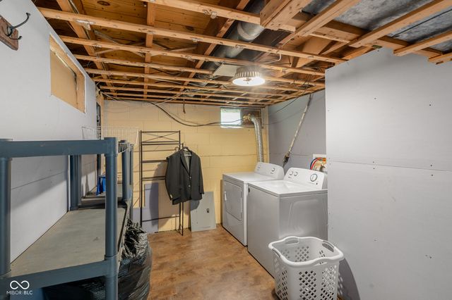 221 W Chester Drive, Ellettsville, IN 47429