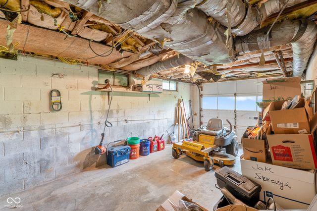 221 W Chester Drive, Ellettsville, IN 47429