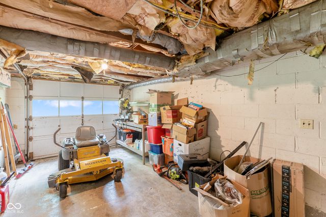 221 W Chester Drive, Ellettsville, IN 47429